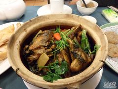 紫苏鱼头煲-惠爱餐厅