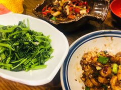 -黄泥岗·地道湖北菜(奥特莱斯店)