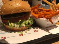 -The Habit Burger Grill 哈比特汉堡(复兴soho店)