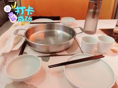 -黄记煌三汁焖锅(新佳丽江汉路店)