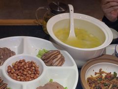 -鲁菜根·泰安菜(万达店)