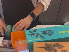 -HappyMiss花满楼·鲜花饼·鲜花茶·伴手礼(上海环球港店)