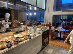 -飨食汇全日制餐厅·昆山皇冠假日酒店(九方店)