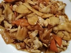 鲜菇炒肉-小叶大馅饺子城