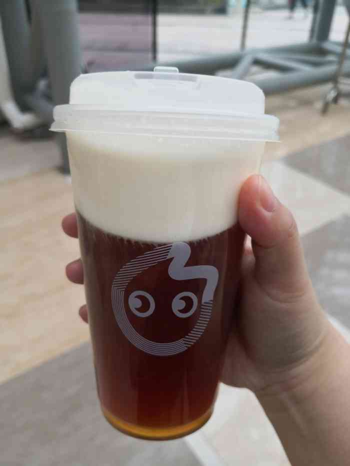 coco都可(崧泽华城店)-"门面狭小,仅有六凳三桌,不能怪它.没人点.