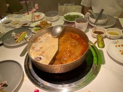 -洪氏嗨捞·广东猪肚鸡·椰子鸡火锅(西咸万象城店)