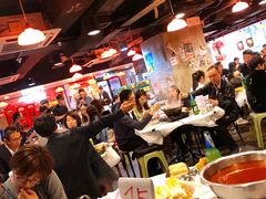 大堂-鲜入围煮花胶鸡海鲜火锅