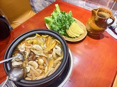 -菌之家·专业纯野生菌火锅·特色炒菌