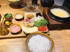 蒙自过桥米线-麦麦山云南菜(复地活力城店)