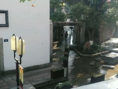 -猫的天空之城概念书店(杭州南宋御街店)