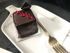 -UNI UNI(环亚凯瑟琳店)