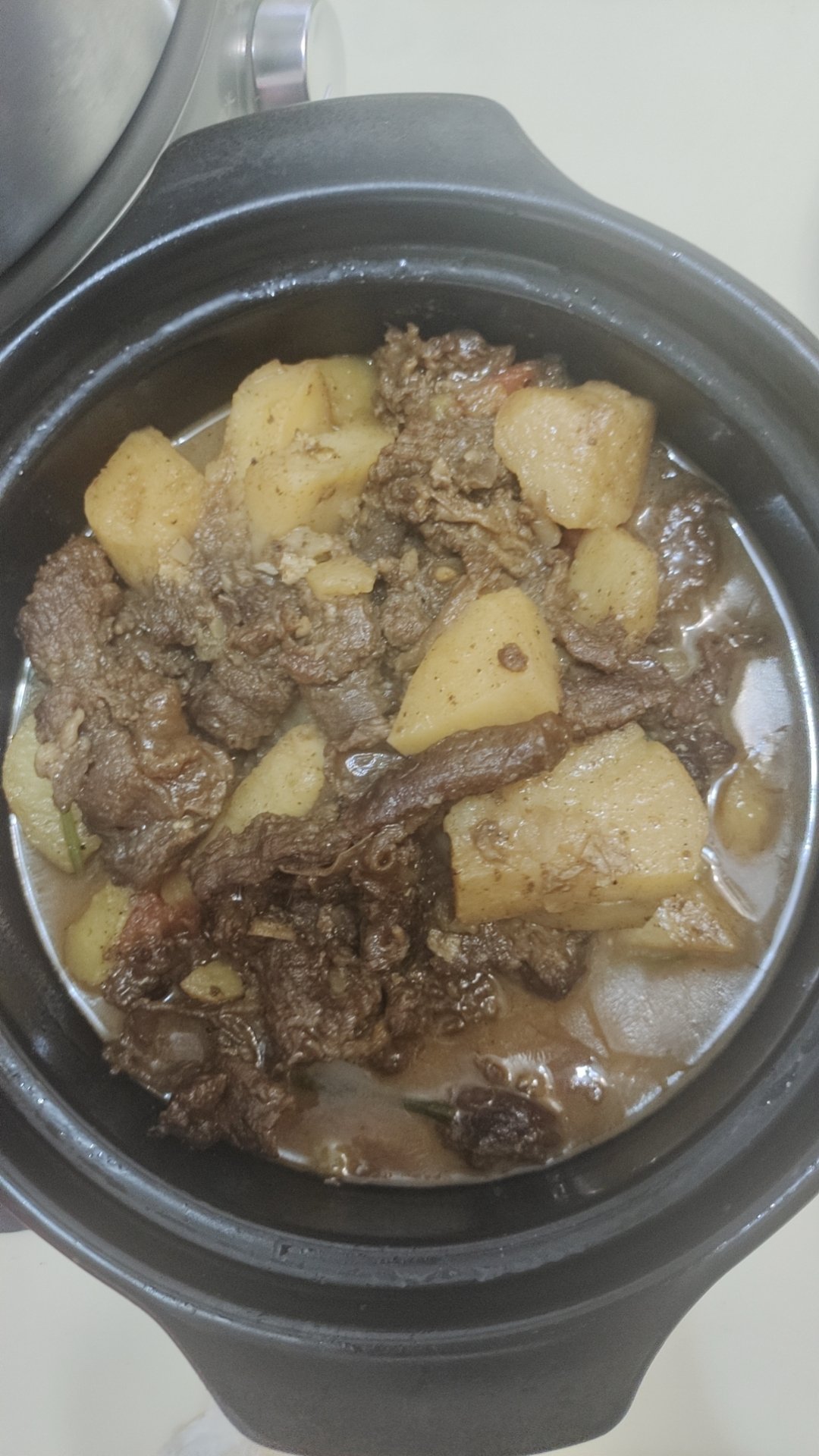 高压锅牛肉炖土豆图片