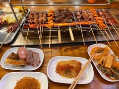 -哈尔滨小酒馆·鲜肉现穿自助烧烤(康新花园店)