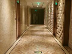 -唛客疯量贩式KTV(金飞达广场店)