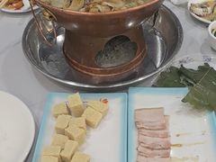 -一口猪海鲜浑锅·东北家常菜