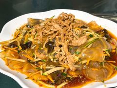 肉冒拉皮-天添纸包鸡家常菜