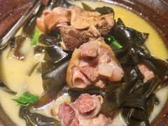 -帅巴人舅母子腊蹄民俗村