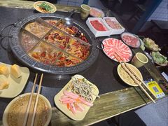 -宽板凳老灶火锅(台湾街店)