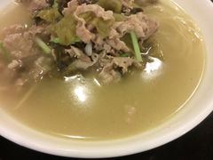 酸菜肥牛面-上味馆南翔小笼(真金路店)
