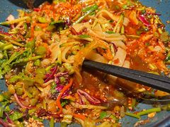 石河子凉皮-耶里夏丽·丝路新疆菜·清真食品(徐汇南丹东路臻选店)