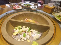 -滇香肴·云南菜蒸汽石锅鱼(云南北路店)