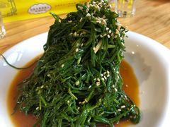 凉拌沙葱-十二毡房蒙餐·蒙古包