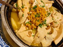 石锅海胆老汤豆腐-臻宝中餐厅·大连菜·海鲜·融合菜(大连一方城堡豪华精选酒店)