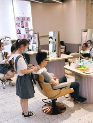 -PE SALON 