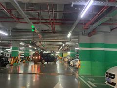 -白玉兰广场停车场