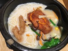 飘香鸡扒过桥米线-云味馆过桥米线(皇庭广场店)