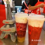 炫一口👀冰博克牛奶🥛调的奶茶