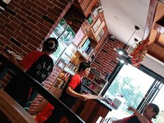 大堂-醉美东江·三文鱼·烧鸡公