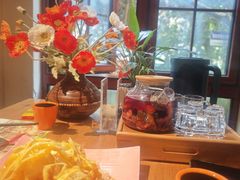 -月亮眼花园餐厅书吧酒吧