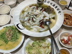-江渔儿酸菜鱼·拔草餐厅(虎门君乐汇店)
