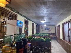 大堂-果松木炭酸菜铜火锅·外婆参鸡汤