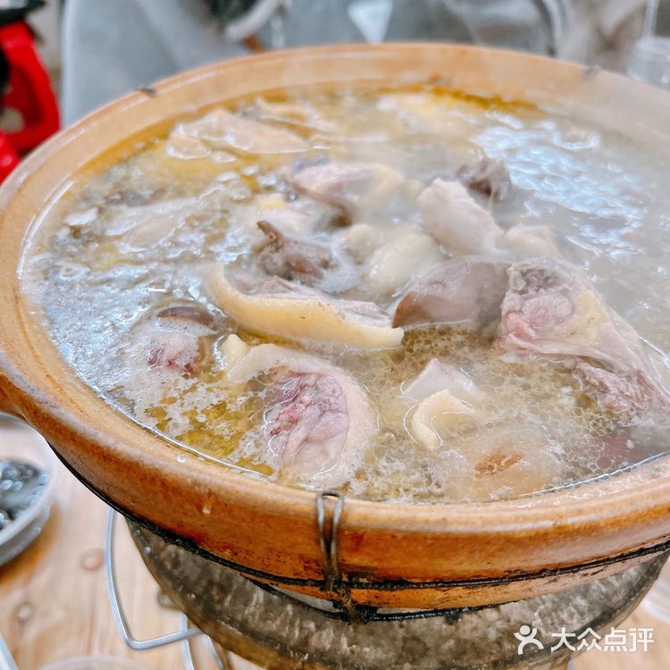 埋单也才490元，着实是近来吃得最便宜又饱的一顿