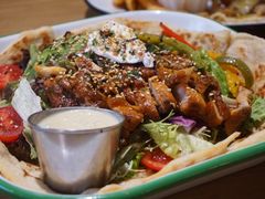 照烧鸡肉配牛油果拉法沙拉-HELLO 27 意面·沙拉·帕尼尼