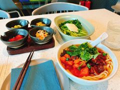 焖肉小锅米线-半山腰·云南菜(侨福芳草地店)