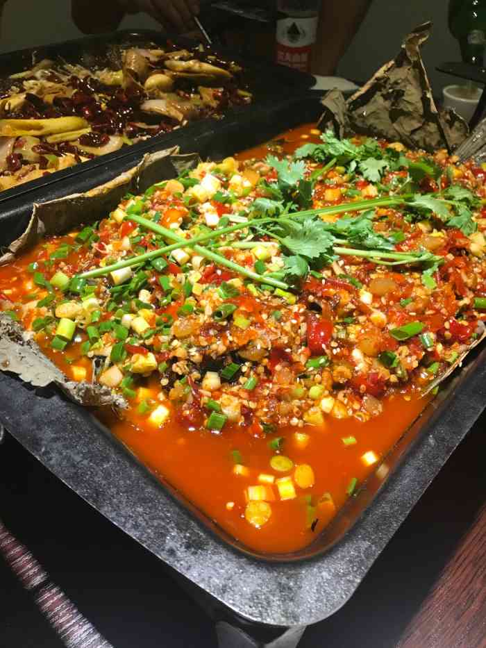 壹村荷叶烤鱼-"杨家坪西城天街往直港大道方向,天桥下面建.