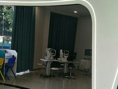 -荣视医眼镜(老车站店)