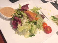 三文鱼蔬菜沙拉-斗牛士牛排(南京东路店)