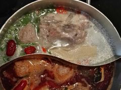 -重庆小天鹅自助火锅店(空港跨境店)