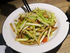 韭黄杏鲍菇-建辉湖南土菜馆(南大街店)