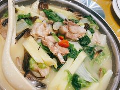 二白菜排骨榛蘑-那家老院子东北菜·饺子·小鸡炖蘑菇(艳华街店)