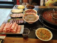 -重庆川渝肥妹火锅