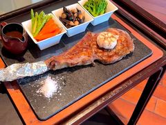 -三亚亚龙湾瑞吉酒店·宴悦Driftwood·游水海鲜·牛排·草坪·私人定制