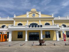 -甘南服务区-停车场