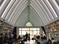 -钟书阁(松江泰晤士小镇店)