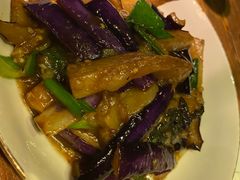 -胡桃里音乐餐厅(陶溪川店)(川湘赣菜·世界百大酒庄直供红酒·音乐表演)