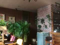 -一米阳光咖啡店(百通尚风尚水店)